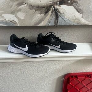 Nike Black and White Running Shoes